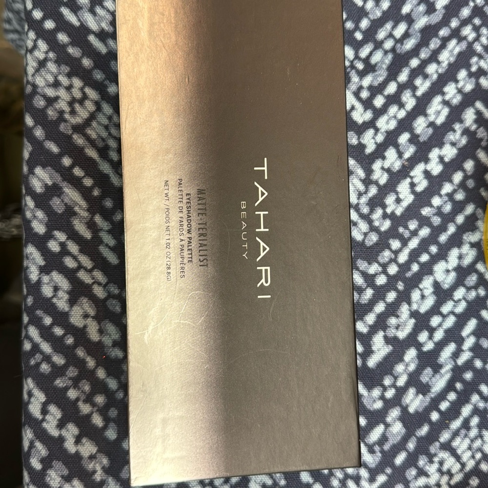 TAHARI beauty Matte Terialist 16 eyeshadow pallet. NEW